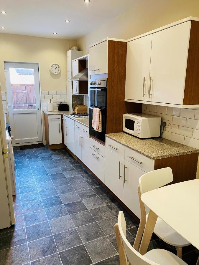 Light And Spacious Highcross Apartment Poulton-le-Fylde Екстер'єр фото