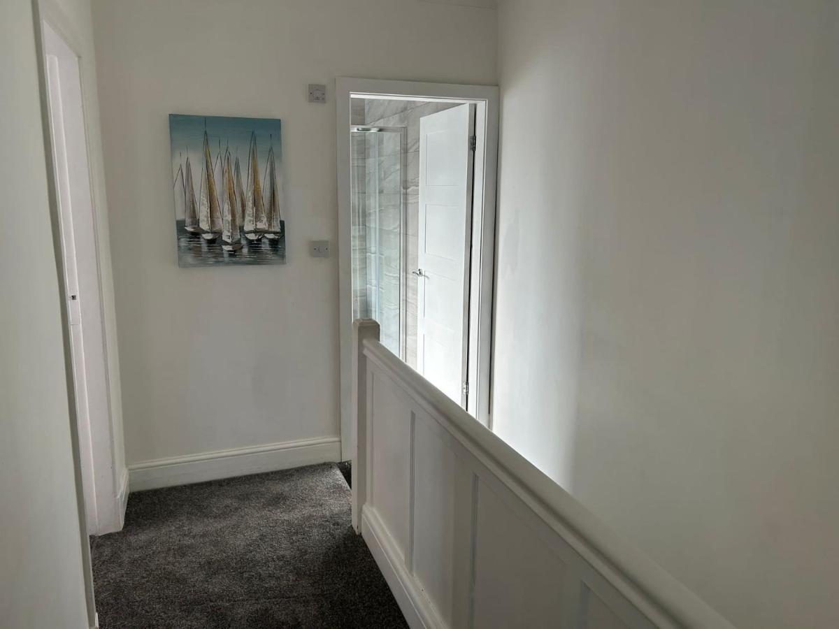 Light And Spacious Highcross Apartment Poulton-le-Fylde Екстер'єр фото