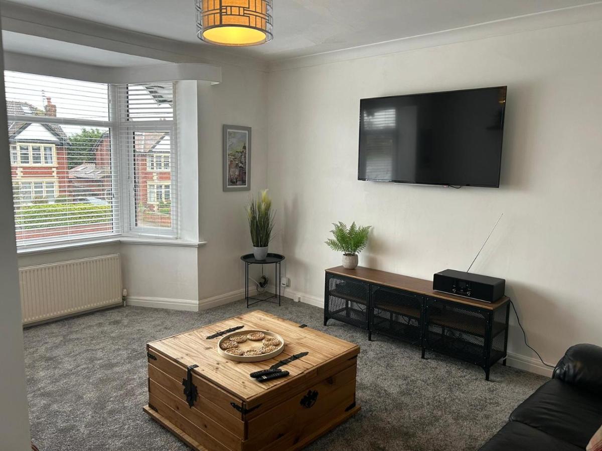Light And Spacious Highcross Apartment Poulton-le-Fylde Екстер'єр фото