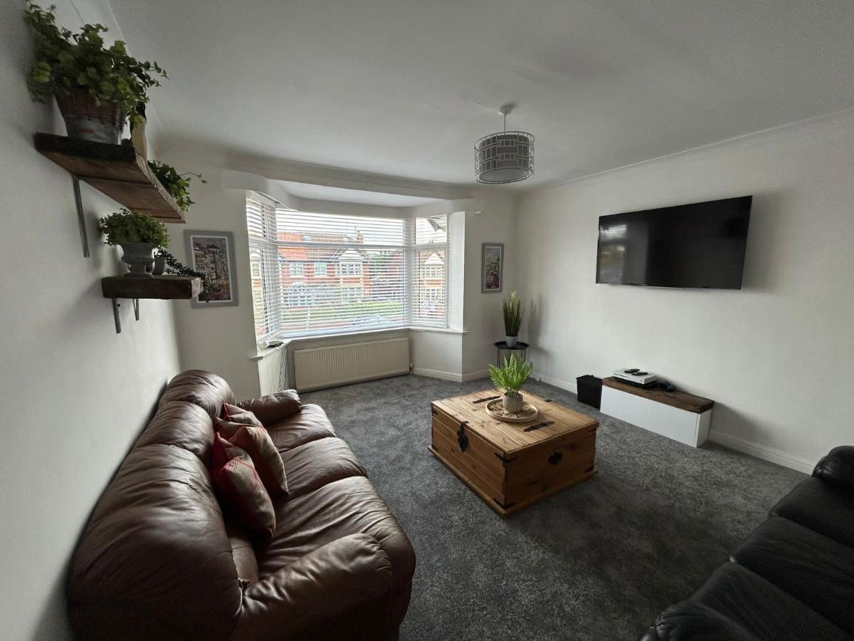 Light And Spacious Highcross Apartment Poulton-le-Fylde Екстер'єр фото